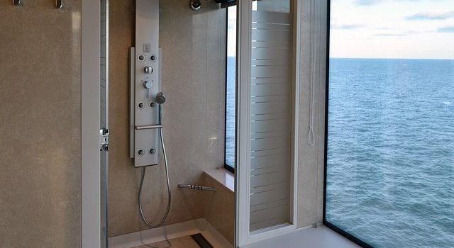 Zoom sur la douche cabine hydromassante : ses avantages
