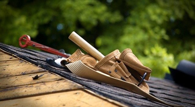 Travaux de toiture : que couvre exactement la garantie décennale ?