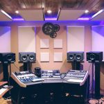 Est-ce qu’il est possible d’aménager un studio de musique dans la cave ?