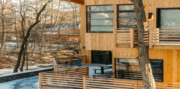 Quel est le meilleur moment pour entretenir une terrasse en bois ?