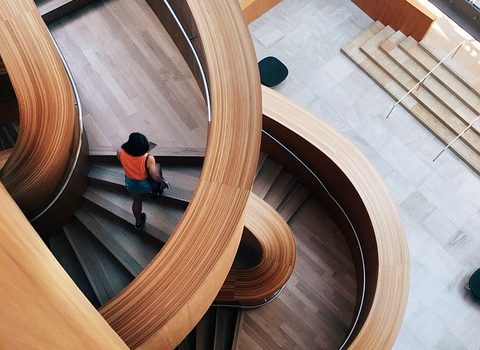 L’escalier en bois comme élément central de votre décoration intérieure