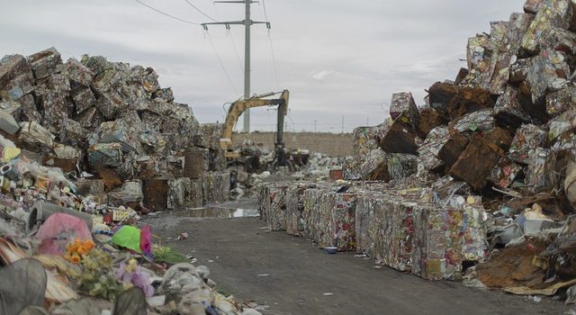 Quelles sont les réglementations et les normes en matière de gestion des déchets de démolition ?