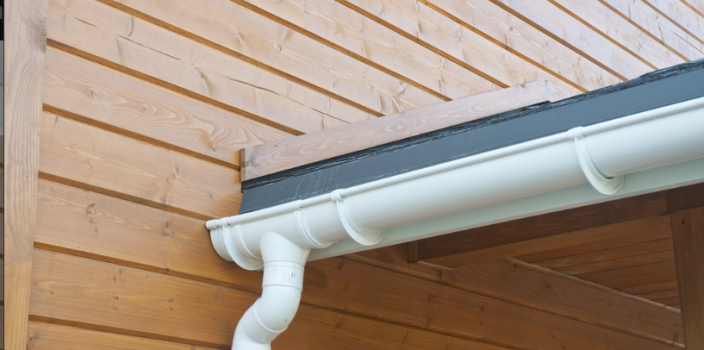 Saturateur sur bois neuf : faut-il attendre l&rsquo;ouverture des pores