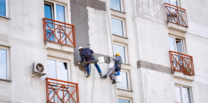Ravalement de façade en copropriété : qui décide, qui paie, comment s&rsquo;organiser ?