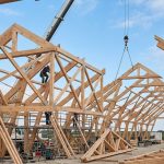 L&rsquo;importance du contreventement des fermes de toit lors du montage
