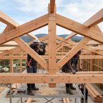 Fermes de toit moisées : doubler les bois pour une solidité accrue